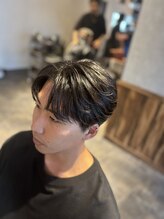 【センターパート＆ナチュラル】自然な毛流れで清潔感UP！洗練された大人メンズヘア[湘南台]