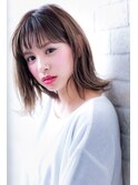 モーブカラーのワイドバングで大人かわいいくびれミディ池袋