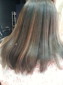 オッジ ヘアー ジャッロ(Oggi Hair giallo) 髪質改善ツルツル縮毛矯正