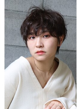 髪質改善と縮毛矯正の専門店 サンティエ(scintiller) 大人綺麗な小顔襟足スッキリショートボブ 30代40代50代