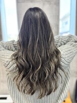 ハク(haku)&nbsp;[yuuki]グレージュハイライトとレイヤーカット