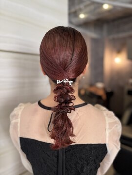 エルバイラビス 大宮(elu by lovis) 《mana》編みおろし/タイトヘアアレンジ/お呼ばれヘアセット