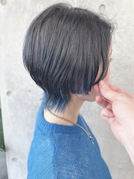 モリオ(morio) *前下がりショートインナーカラーひし形くびれショート30代40代