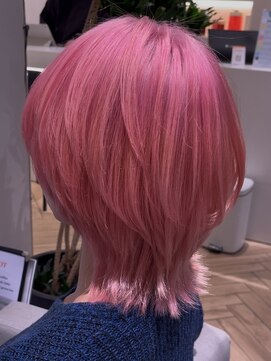 ステア ケース(stair case) ふんわりレイヤーウルフ×ハイトーンピンク