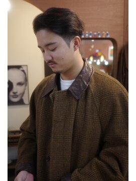 エディ(Edy) センターパート刈り上げメンズ眉毛カット外国人風ブラウンカラー