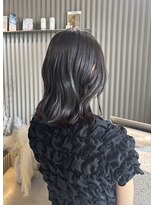 ニジュウサンド ナダーン(23° NADAUN) ツヤ感グレージュ
