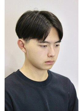 ミッドシー(mid-c) 【20代・30代好印象スタイル】ショートセンターパート