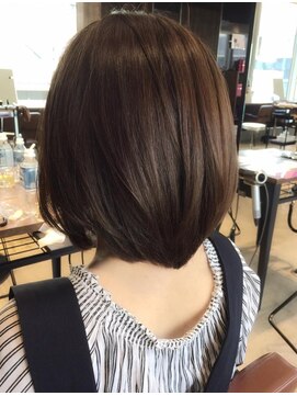 ローラン(ROULAND) イルミナカラーと上質ボブカット