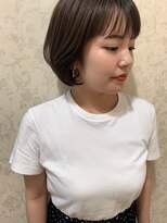 ジアン(GIEN)&nbsp;ショートボブ ワイドバング グレージュ イルミナ