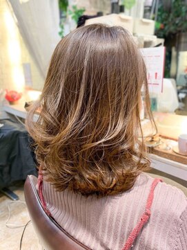 ミッシェル アフロート(michelle afloat) 20代30代40代くびれ感レイヤー