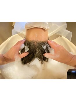 頭皮ケアに特化した"ヘッドエステ"◇頭皮はキレイの下地◎毛量やリフトUPの悩みに効くと大好評！