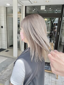 フェリア 松山(Feria) 【Feria松山】ホワイトベージュ♪♪“石田幸輔”