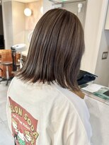 ヒビヲ(HIBIO)&nbsp;切りっぱなしショートボブハイトーンカラーミルクティーベージュ