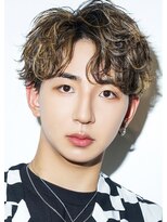 オーシャントーキョー 大阪(OCEAN TOKYO)&nbsp;ハイライトミルクティーベージュツーブロックメンズマッシュ