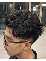 キングオブヘア バイ ノイズ 梅田茶屋町店(KING of hair by NOISM)&nbsp;短髪スキンフェードセンターパートツイストパーマ梅田メンズ髪型