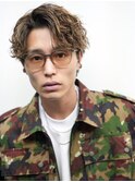 金髪波巻きツイストスパイラルツーブロック