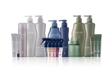 髪内部から“設計し直す”ケア。