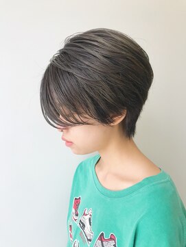 ビグディーサロン(BIGOUDI SALON) ベージュ×前下がりショート[20代/30代/40代/50代]