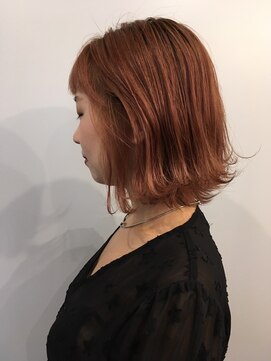 ベラヘアー(Bella Hair) 外ハネレイヤーボブ×ピンクベージュ