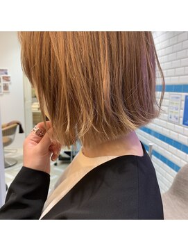 シー バイ ロンド 新宿(Sea by Lond) ドライな質感のボブとハイトーンカラー