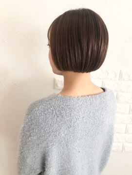 スペアタイム マットベージュ×ミニボブ