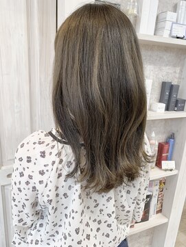 キャアリー(Caary) 福山市美容室Caary くびれヘア 柔らかくすみアッシュベージュ☆