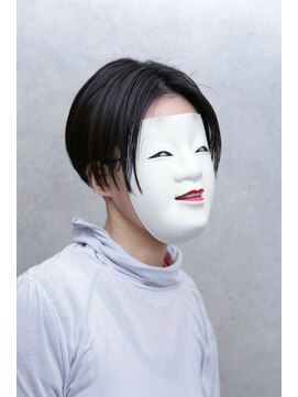 コマ(coma) センターパート刈り上げ女子リヴァイヘア【coma中野】