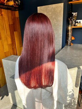 リノショアーズ 日本大通り店(RINOSHORES) 可愛い大人美人小顔立体カットダブルカラー透け感ロングレッド