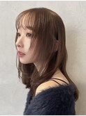 顔周りレイヤーカットくびれヘアミルクティーベージュカラー