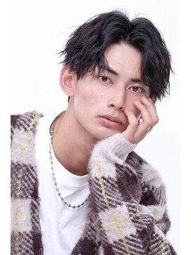 リップス 吉祥寺店 (LIPPS) ツイストスパイラル　ツイスパ　センターパート　縦落ち