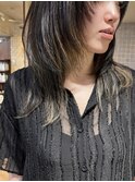 黒髪ロングウルフレイヤーインナーハイライトカラー渋谷mutsuki