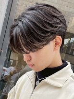アウラ(AURA)&nbsp;盛岡駅ニュアンスパーマ毛流れセンターパートフェザーパーマ30代