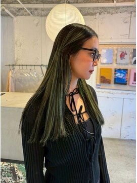 ルーム(Loom.) デザインカラーコントラストハイライト切りっぱなしロング