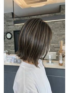 ディア(Dia) オフィスハイライト☆前下がり切りっぱなしボブ