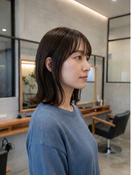 ソッカ(socca) 切りっぱなしミディアムボブ