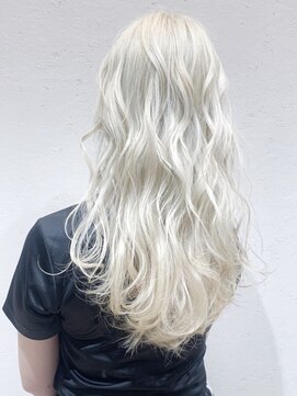 リシュール イオンタウン豊中緑丘店(RICHOUR hair produce) ホワイト