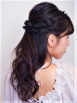 フィンセント 新高円寺店(VINCENT) サイド編み込みハーフアップ・結婚式や二次会におすすめ