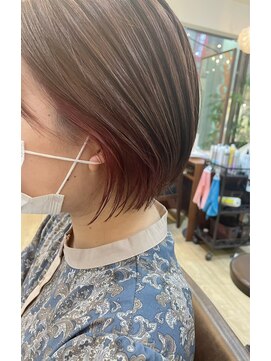 ギフト ヘアー サロン(gift hair salon) アクセントに☆インナーピンクショート