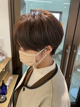 コワファーストナガサキシャンプーボーイ(COIFF1RST NAGASAKI SHAMPOO BOY) 大人可愛い20代30代40代黒髪前下がりショートボブ丸みショート◎