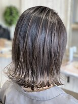 ヘアーデザイン ベルタ(Hair Design BELTA) 切りっぱなしボブ　ハイライト