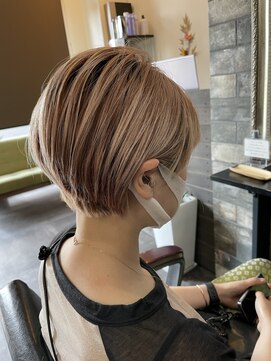 ライフ 忍ケ丘店(Lyfe) マッシュショート_耳かけショートツートンカラー_198
