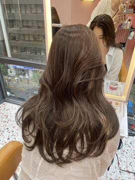 ボタン シブヤ(VOTAN SHIBUYA) オリーブ/グレージュ/韓国ヘア/渋谷/レイヤー/顔まわり