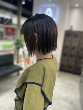 エー(A) 大人切りっぱなしボブ