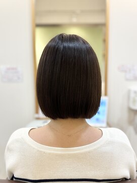 フリージア(freesia) ショートボブ/30代40代50代/艶髪