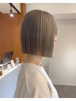 ワット(W) 【W】　芳賀　ぱつっとボブ