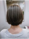 グレージュシャドウルーツ