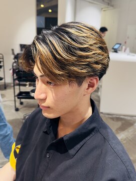 ストレータ バイ マリオ(Strata by mario) 前頭ブリーチが伸びてきてより筋感束感がわかるフェザーショート