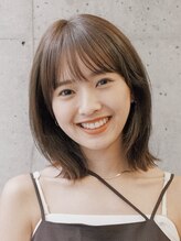 ガーデンヨコハマエスト(GARDEN YOKOHAMA est)&nbsp;似合わせカット　ミディアムレイヤーカット　大人ガーリー　小顔