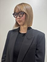 イキ(ikiii)&nbsp;札幌ボブ/ハイトーンボブ/切りっぱなしボブ/金髪ボブ
