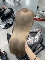 オニキス(ONYX)&nbsp;ホワイトベージュミルクティーカラーブリーチカラー【aya指名】